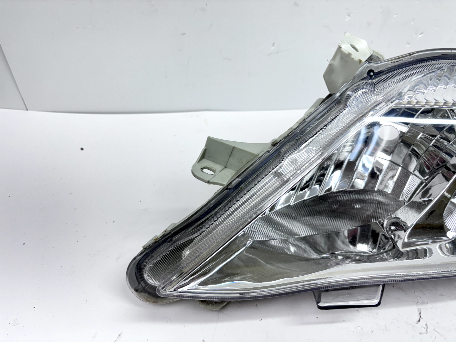 nice all tabs for 2010 2011 toyota camry front left headlight Item image 12