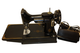 RARE &quot;M.R.&quot; 1950 Singer Featherweight 221K Sewing Machine w Case &amp; Extra... - £1,250.05 GBP