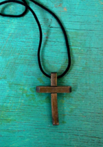 VINTAGE HAND CARVEDO WOODEN CROSS PENDANT - €5,18 EUR