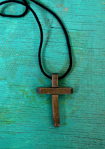 VINTAGE HAND CARVEDO WOODEN CROSS PENDANT - £4.74 GBP