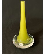 MCM Hut Princ Green Clear Czech Art Glass Bud Vase Signed Dennis Schaffer - $1,330.29 MXN