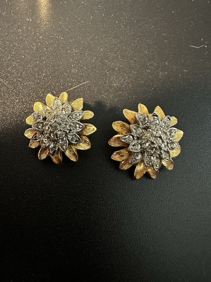 Vintage BSK SunFlower Gold-tone Rhinestone Clip On Earrings - £18.76 GBP