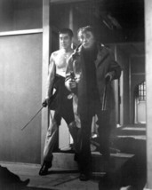 The Yakuza 1974 Robert Mitchum with guns Ken Takakura with sword 16x20 poster - £19.53 GBP