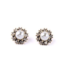 KISS ME Ancient Pop Royal Style Flower Simulated Pearls Earrings Factory Wholesa - £6.36 GBP