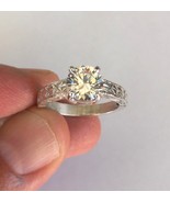 14 K white gold solitaire engagement ring white sapphire hand carved design - €451,58 EUR+