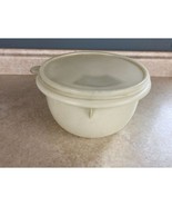 Tupperware Made In Canada 64 Fluid Ounce Storage Bowl With None Tupperwa... - $12.20 CAD