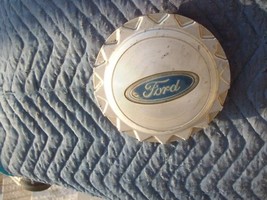 1994 1996 1992 CROWN VICTORIA CENTER HUB CAP OEM USED FORD # F2AC-1A096-BB - $32.82