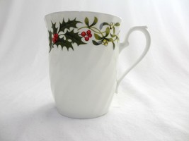 White Fine Bone China Royal Kendal Mug Holly Berry Accent and Gold Trim – H&amp;M - £22.31 GBP