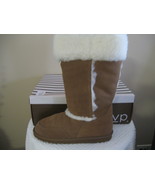 WOMAN RSVP BOOTS SIZE 9M and 10M - $19.00