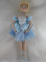 2004 Disney Cinderella Porcelain Ballerina Doll Brass Key Keepsakes 16&quot; - £15.81 GBP