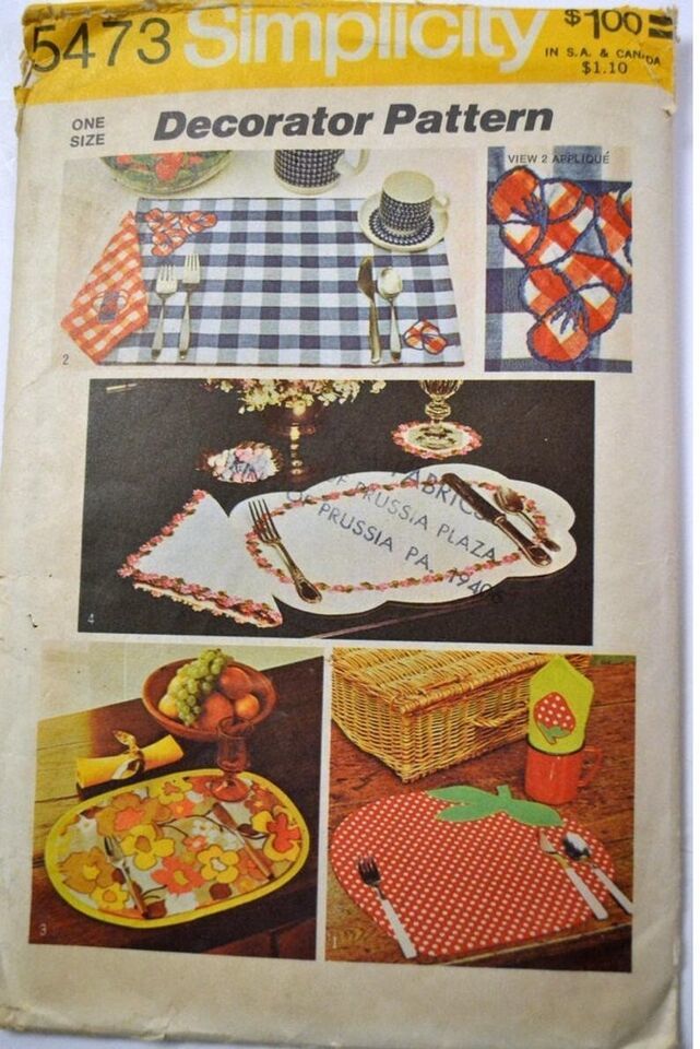 SIMPLICITY 1973 VINTAGE 5473 SET OF PLACE MATS NAPKINS COASTER NAPKIN RINGS - $3.00