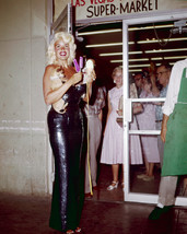 Jayne Mansfield posing by Las Vegas super market 1950&#39;s 16x20 Canvas Giclee - £55.88 GBP