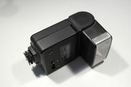 PRESENTA 930VC auto off flash unit Xenon **missing battery cover lid** - $9.95