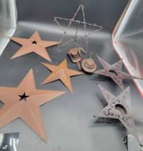 3 Metal  Rustic Stars   2 Resin Cowboy Hat Hangers  Barbed wire Star  2 ... - $577.44 MXN