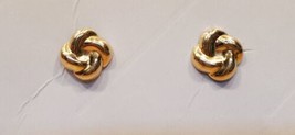 14K Yellow Gold Pierced Earring Set Clam Shell Swirl Pattern - 9mm X 9mm - £27.64 GBP