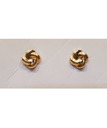 14K Yellow Gold Pierced Earring Set Clam Shell Swirl Pattern - 9mm X 9mm - $34.99