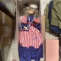 Vintage Brinn&#39;s July Calendar musical doll plays Star Spangled Banner 1988 - $9.90