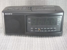 Vintage Sony Dream Machine AM/FM Dual Digital Alarm Clock Radio Snooze ICF-C740 - £15.77 GBP