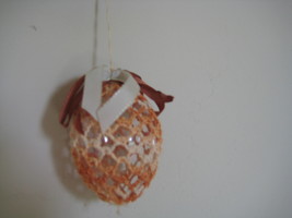 Vintage Easter Egg Design Ornament 2.5&quot;x2&quot; beige brown shaded yarn with bow - £15.68 GBP