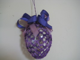 Vintage Easter Egg Design Deco Ornament 2.5&quot;x2&quot; purple shaded w/ purple bow - £15.94 GBP