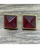Vintage Gold Tone Maroon Pyramid Stud Earrings Fashion Jewelry Estate KG JD - $20.53 CAD
