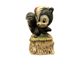 Figurine Skunk with Heart on Stump 4 Inches Tall Vintage Made in Korea - $23.24