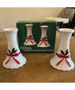 HOLLY &amp; RIBBON CANDLE HOLDERS Paire De Bougeoirs Christmas - £15.56 GBP