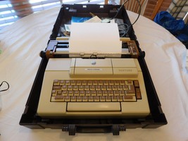 Smith Corona Vantage vintage typewriter with case manual cover electric READ - £82.27 GBP