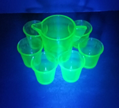 Vintage AKRO AGATE CHILD&#39;S Green GLASS Play WATER SET 7 Pc Uranium Glass - $49.49