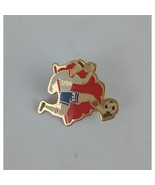 Vintage Man Playing Soccer USA Soccer Lapel Hat Pin - $154.45 MXN