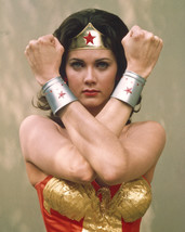 Lynda Carter in Wonder Woman arms folded Super Hero costume Stunning 16x20 Canva - £56.82 GBP