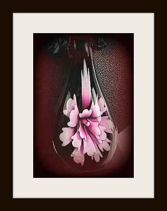 Pink Flower in Murano Glass Lampwork Pendant with Black Background - £6.37 GBP