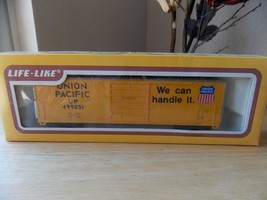 NEW! Life-Like HO Scale Union Pacific Box Car Dark Yellow - £14.38 GBP