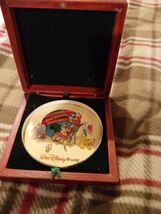 2000 Walt Disney World Cast Holiday Celebration Set 5 Pins, in Wooden Box - $13.20
