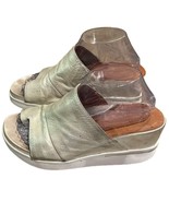 Gentle Souls by Kenneth Cole Gold Gisele 65 Sporty Slide Shoes Womens Si... - $37.00