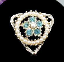 Vintage Pin Blue Rhinestones &amp; Faux Pearl Circle Triangle Brooch Goldtone 1.5&quot; - £12.02 GBP