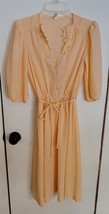 Vintage Womens 9 Peach V-Neck Button Lace Trim Belted Dress - £14.79 GBP
