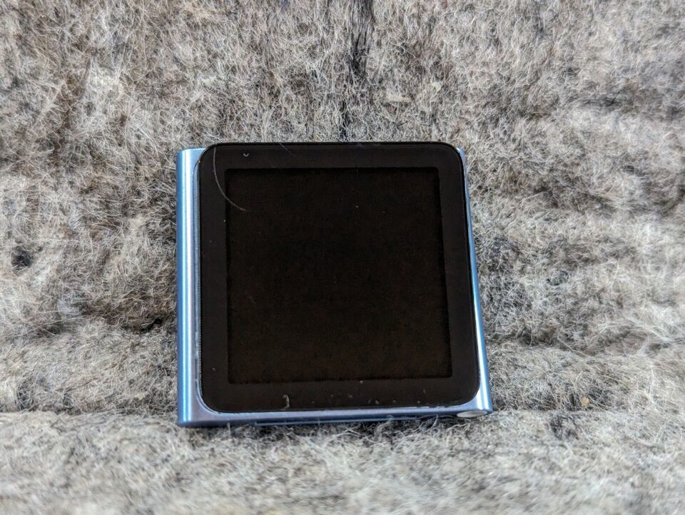 Apple iPod Nano 6th Gen. SILVER A1336 8GB - FOR PARTS/ Bad Battery (U2) - £14.91 GBP