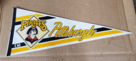 Vintage Pittsburg Pirates MLB Flag Pennant Button - $54.82