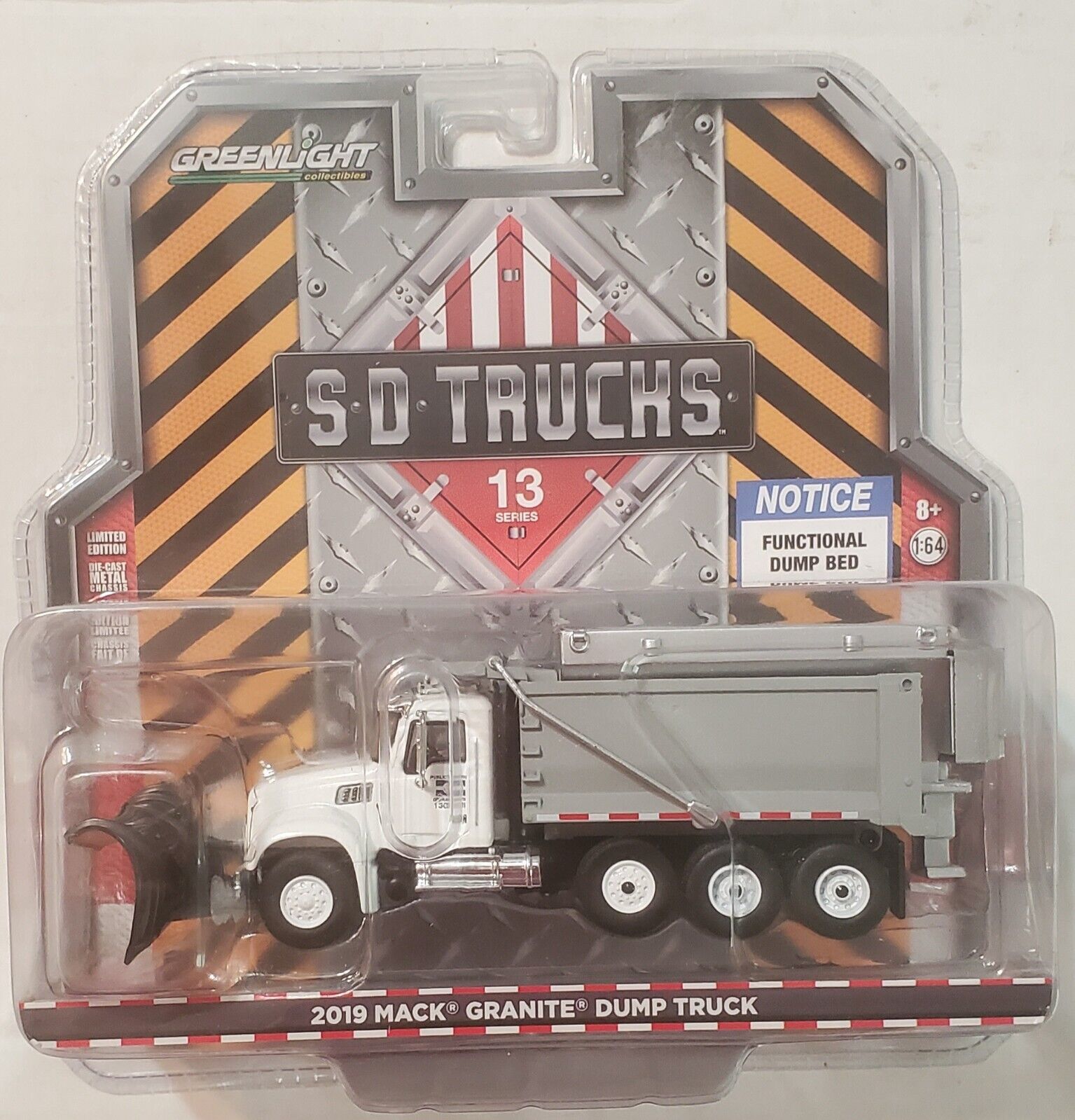 Greenlight Mack Dump Truck with Snowplow Public Works and Operations - £18.34 GBP