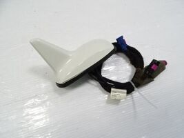07 Mercedes W211 E63 antenna, roof shark fin, 2218202475, 2118203675 - $80.99