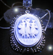 Haunted Antique 3 Maidens Necklace Only Love Beauty Youth Magick 7 Scholar - $288.77