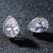 18K Weiß Vergoldet Tropfenschliff Labor Erstellt Diamanten Halo Ohrstecker Braut - £40.03 GBP