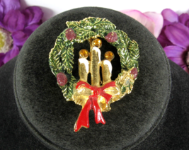 Rhinestone Candles PINE BOUGH &amp; PINECONES Wreath Christmas Pin Vintage B... - $19.79