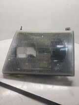 Passenger Corner/Park Light Fits 03-07 FORD E150 VAN 1087054 - $501.38 MXN