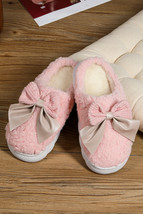 Pink Contrast Bowknot Applique Plush Winter Slippers (Bow Colors May Dif... - $196.53 MXN
