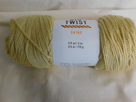 Big Twist Shine Butter Yellow Dye lot 642044 - £4.56 GBP