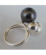 Gray silver pearls ring - $529.99 MXN