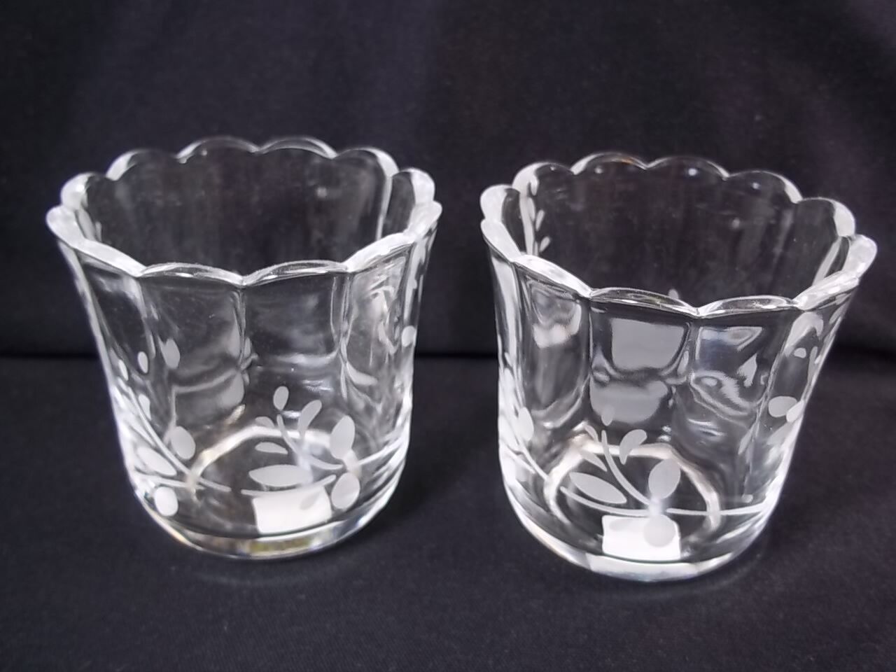 Pair of etched votive holders Partylite white etched leaves scalloped rims 2.5" - $12.88