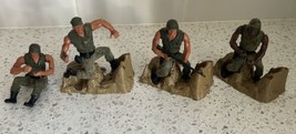 Vintage Mattel Heroes In Action Figures And Bases Lot Of 4 Figures 3 Bases 1974 - £34.03 GBP